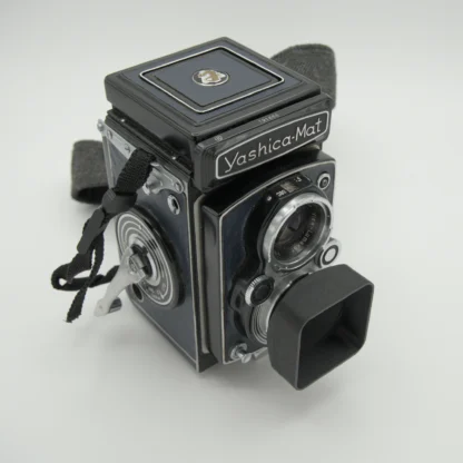 Yashica Mat / Bay 1 Lens Hood for TLRs - Image 2
